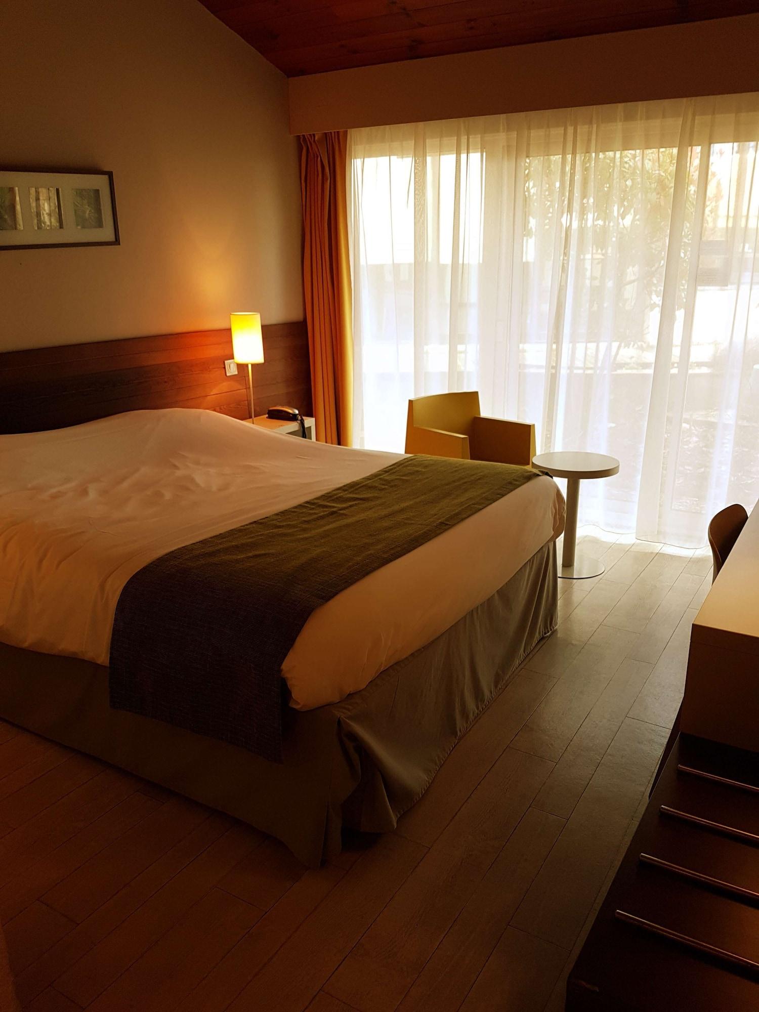 Kyriad Angouleme Nord Champniers- Hotel & Residence Zewnętrze zdjęcie